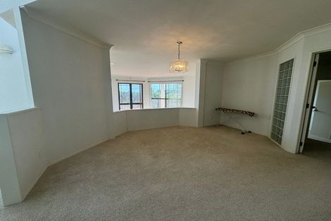 Photo of property in 1 Capistrano Mews, Goodwood Heights, Auckland, 2105