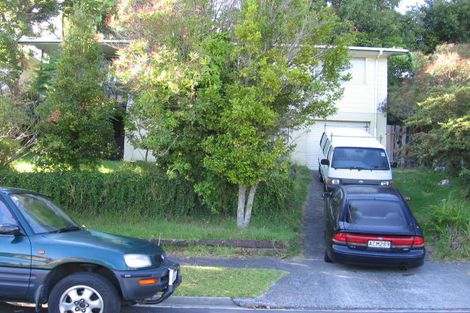 Photo of property in 11 Walnut Lane, Browns Bay, Auckland, 0630