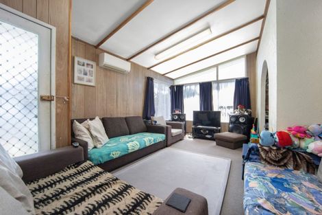 Photo of property in 6 Burbank Avenue, Manurewa, Auckland, 2102