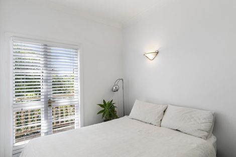 Photo of property in 5 Thorby Street, Northland, Wellington, 6012