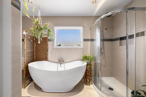 Photo of property in 8 Celia Street, Redcliffs, Christchurch, 8081