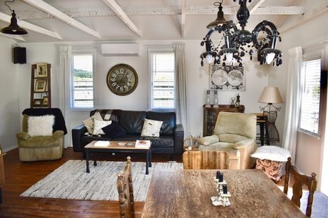 Photo of property in 60 Sarah Street, Waikawa Beach, Manakau, 5573