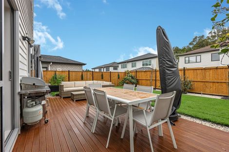 Photo of property in 20 Drumbuoy Drive, Flat Bush, Auckland, 2019