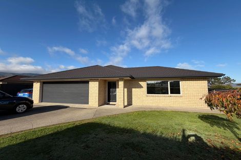 Photo of property in 40 Sunstone Crescent, Brown Owl, Upper Hutt, 5018