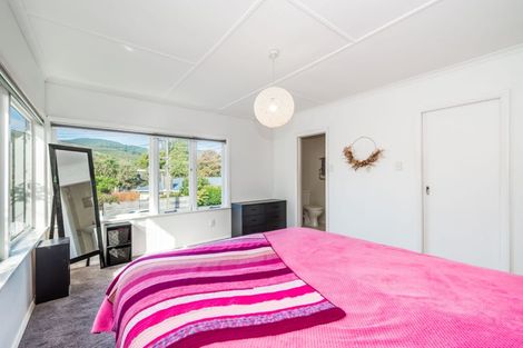 Photo of property in 3 Wairere Grove, Paraparaumu, 5032