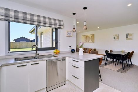 Photo of property in 48 Chambers Avenue, Woodend, 7691