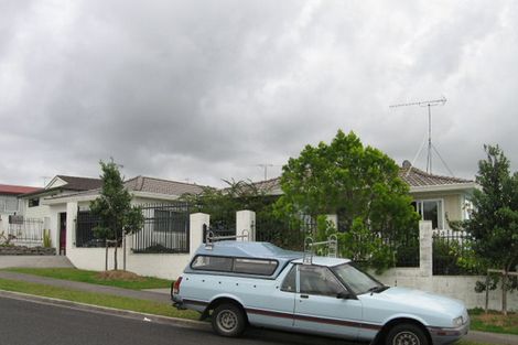 Photo of property in 22 Hassan Drive, Massey, Auckland, 0614