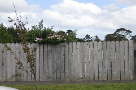 Photo of property in 2/73 Beach Haven Road, Beach Haven, Auckland, 0626
