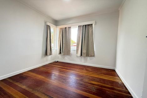 Photo of property in 42 Vera Road, Te Atatu South, Auckland, 0610