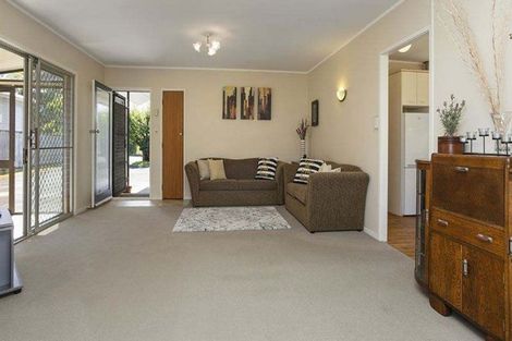 Photo of property in 2/5 Wanaka Place, Pakuranga Heights, Auckland, 2010