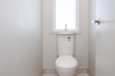 Photo of property in 18b Galea Grove, Kelvin Grove, Palmerston North, 4414