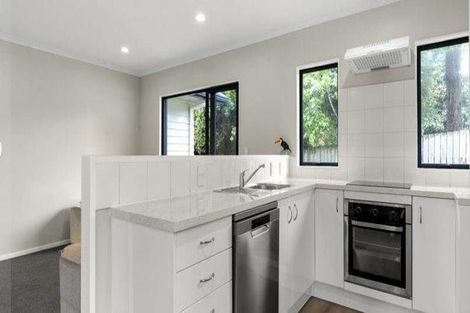 Photo of property in 99 Kemp Road, Massey, Auckland, 0614