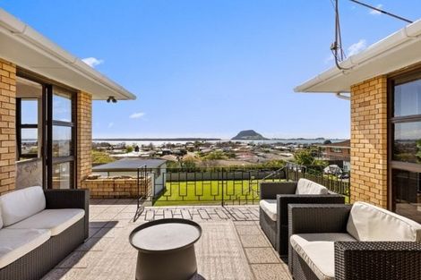 Photo of property in 21 Tirinui Crest Road, Otumoetai, Tauranga, 3110