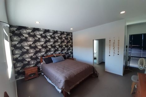 Photo of property in 76g Edmonton Road, Henderson, Auckland, 0612