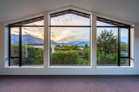 Photo of property in 93 Plantation Road, Wanaka, 9305