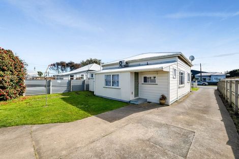 Photo of property in 4 Tawhiti Road, Hawera, 4610
