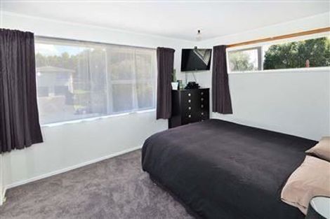 Photo of property in 17 Kathleen Street, Totara Vale, Auckland, 0627