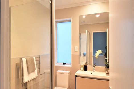 Photo of property in 64 Manutewhau Road, Massey, Auckland, 0614