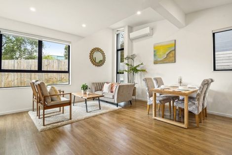 Photo of property in 61a Knights Road, Rothesay Bay, Auckland, 0630