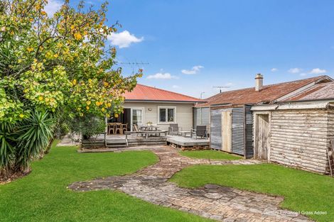 Photo of property in 37 Cobden Street, Gisborne, 4010