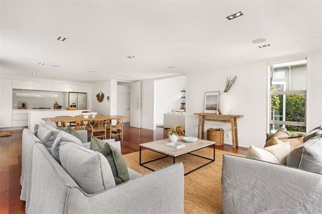 Photo of property in 43 Hawkesbury Avenue, St Albans, Christchurch, 8014