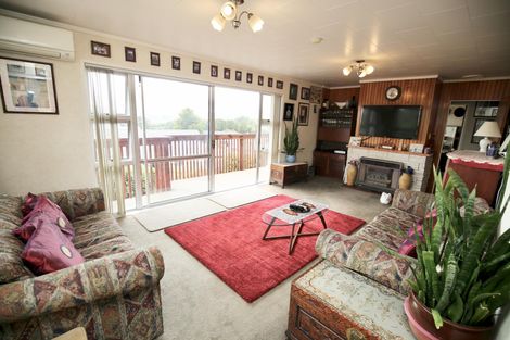 Photo of property in 28 Mcvie Road, Huntly, 3700