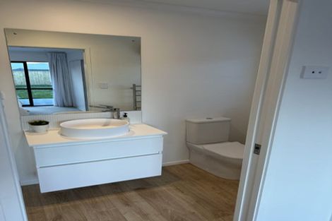 Photo of property in 8 Barn Road, Jacks Point, 9371