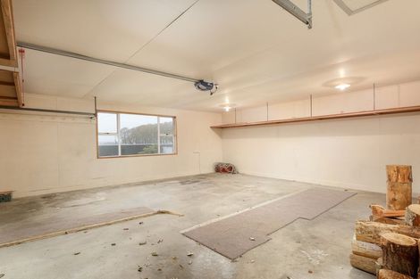 Photo of property in 19 Timaru Road, Waimate, 7924
