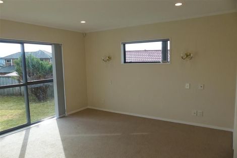 Photo of property in 10 Cabbage Tree Grove, Woodridge, Wellington, 6037