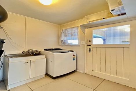 Photo of property in 42 Great South Road, Papatoetoe, Auckland, 2025