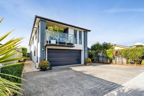 Photo of property in 3 Baring Terrace, Strandon, New Plymouth, 4312