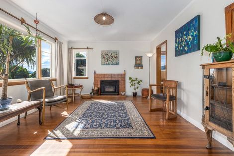 Photo of property in 166 Wellington Road, Paekakariki, 5034