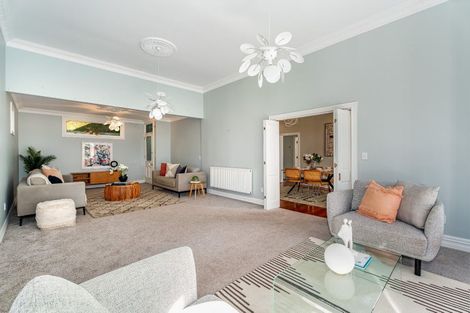 Photo of property in 50 Garden Road, Northland, Wellington, 6012