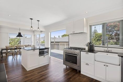 Photo of property in 118 Taikata Road, Te Atatu Peninsula, Auckland, 0610