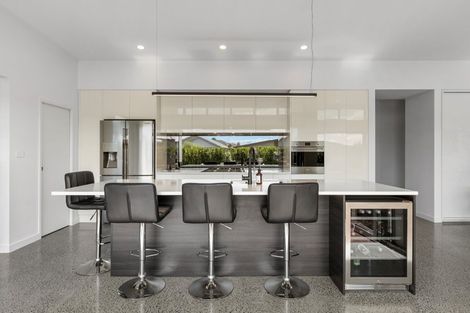 Photo of property in 2 Makura Drive, Papamoa Beach, Papamoa, 3118
