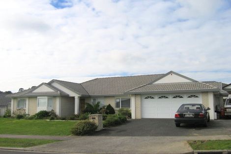 Photo of property in 6 Monivea Place, East Tamaki Heights, Auckland, 2016