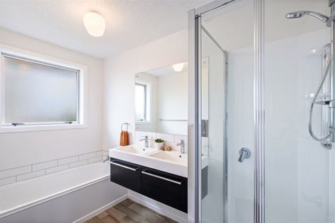 Photo of property in 2/2 Queenspark Drive, Parklands, Christchurch, 8083