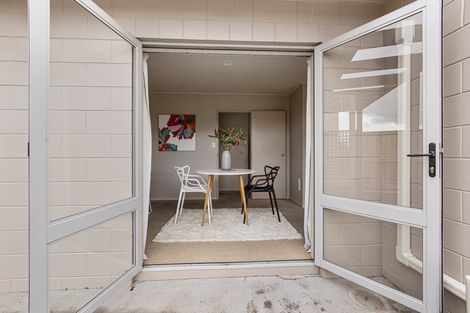 Photo of property in 4/45 Dale Crescent, Pakuranga, Auckland, 2010