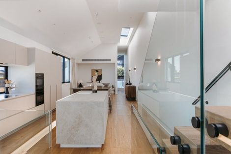 Photo of property in 124b Marine Parade, Mount Maunganui, 3116