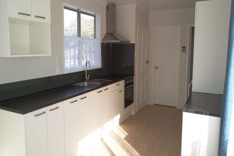 Photo of property in 325 Roscommon Road, Clendon Park, Auckland, 2103