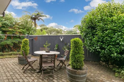Photo of property in 75u2 Delhi Crescent, Khandallah, Wellington, 6035