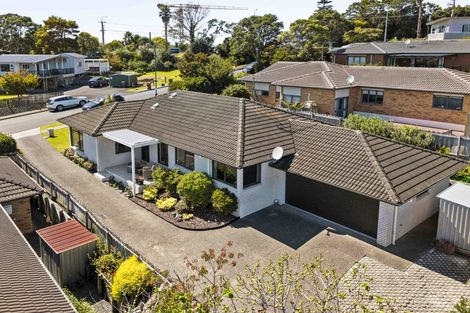 Photo of property in 8 Jelas Road, Red Beach, 0932