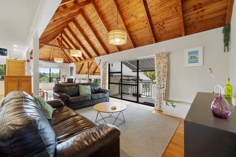 Photo of property in 19 Tainui Road, Cockle Bay, Auckland, 2014