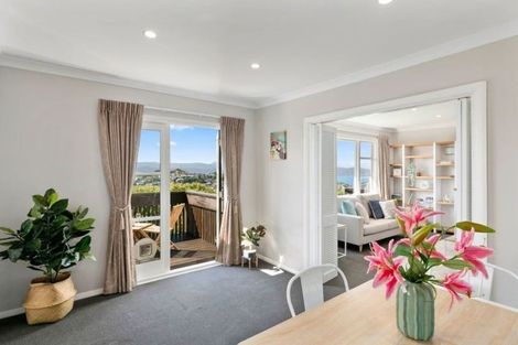 Photo of property in 14 Ruskin Road, Newlands, Wellington, 6037