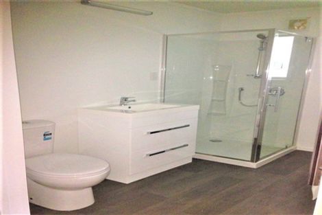 Photo of property in 3/42 Manuka Road, Glenfield, Auckland, 0629