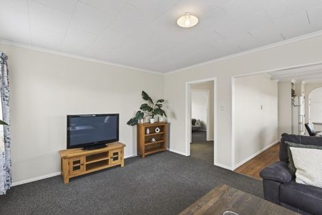 Photo of property in 55 Banks Street, Marfell, New Plymouth, 4310