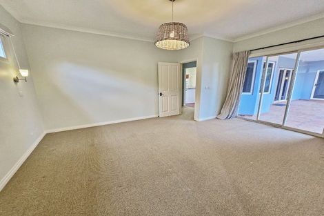 Photo of property in 16 Palliser Place, Poraiti, Napier, 4112