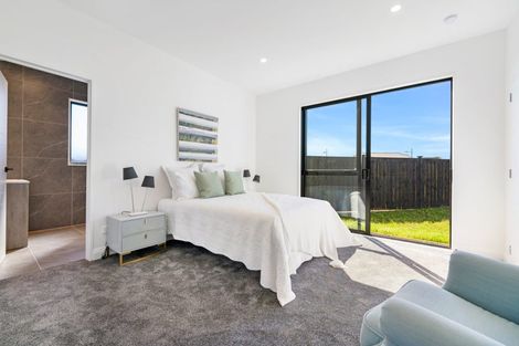 Photo of property in 14 Emerald Avenue, Rosehill, 2113