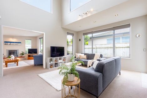 Photo of property in 8 Metzenthin Close, Raumati South, Paraparaumu, 5032