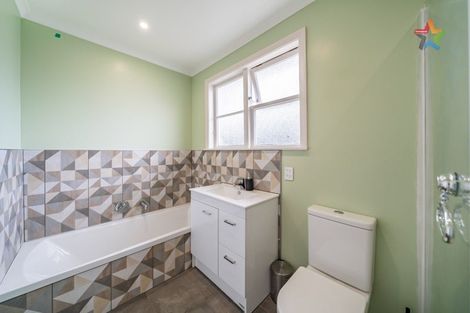 Photo of property in 2 Strand Crescent, Naenae, Lower Hutt, 5011